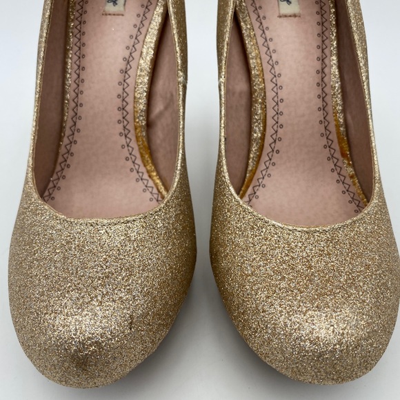 Olsenboye Size 7.5 M Gold Glitter OPepper Platform Pumps, 4.5" heel - Picture 4 of 8